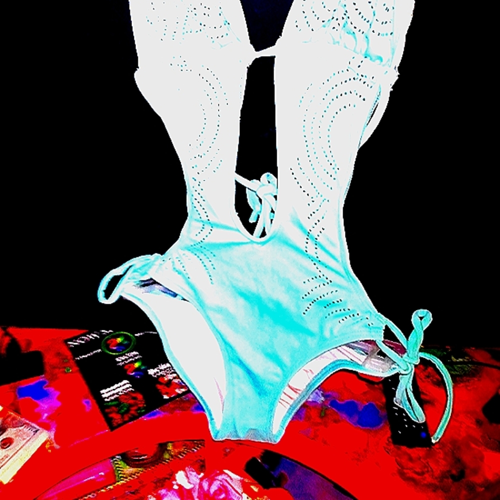 Aqua marine cut out ring swimsuit